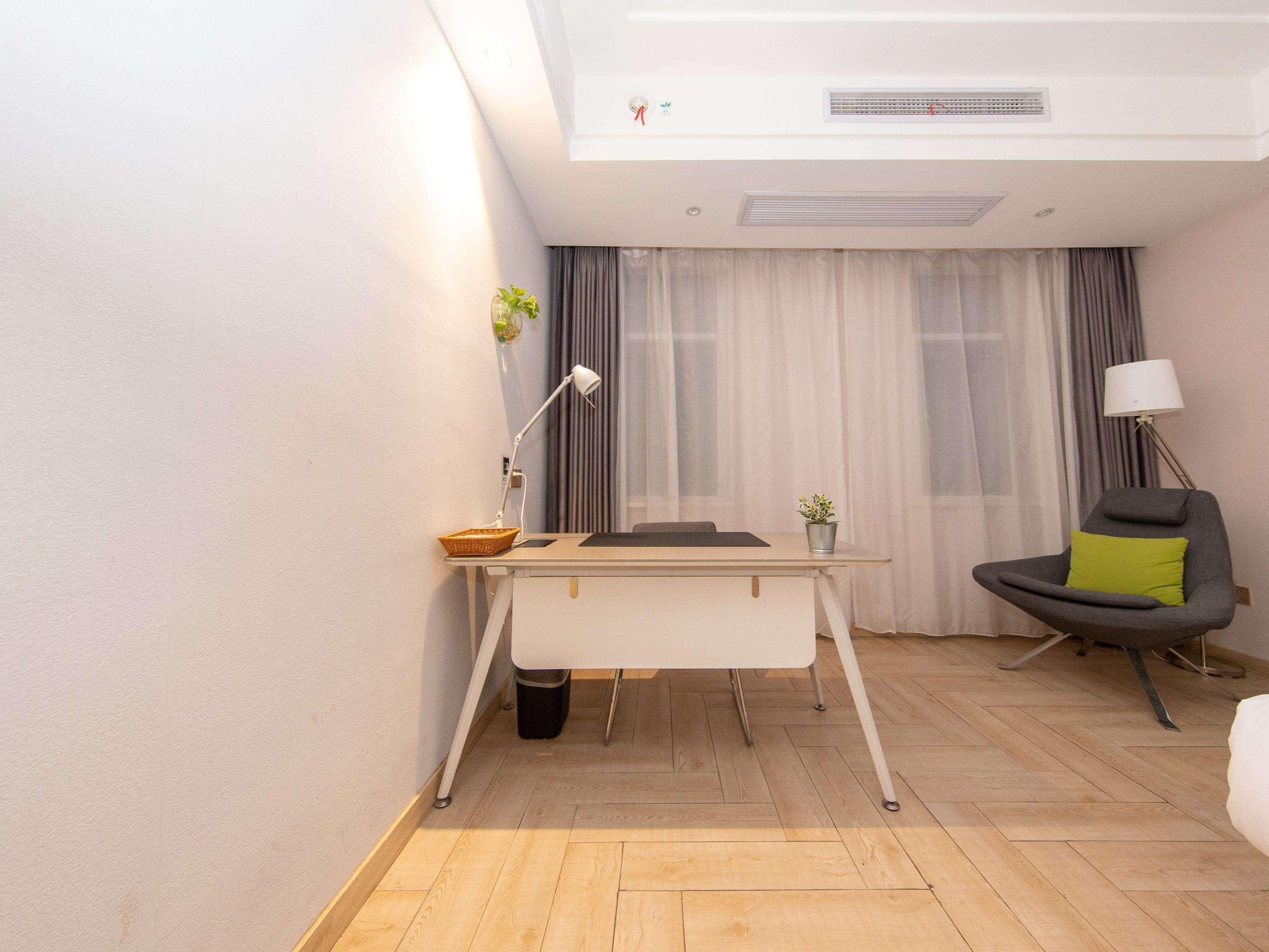 Ibis Styles Nantong Development Zone Shimao Plaza Hotel Exterior photo
